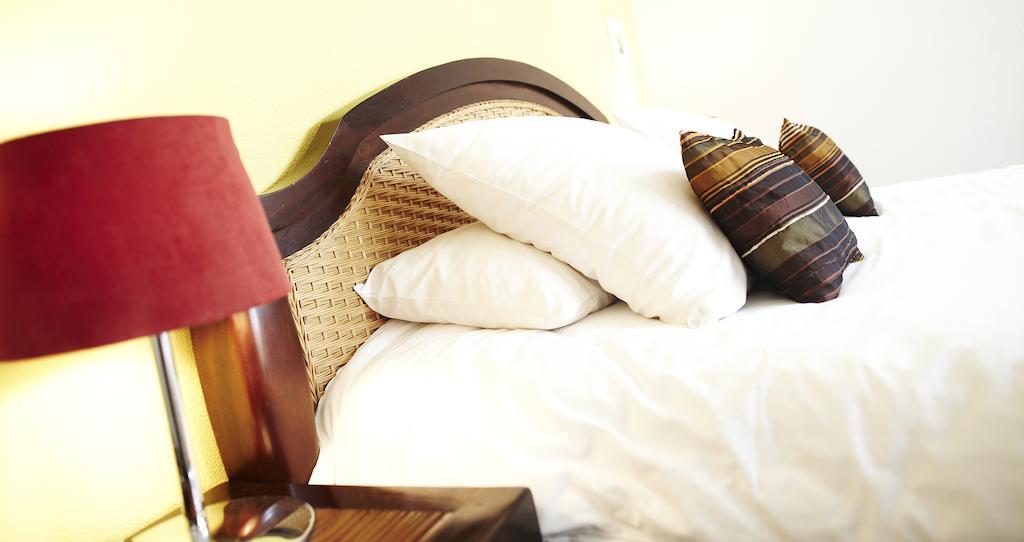 Carnac Lodge Hotel & Spa ปลูอาร์แนล ภายนอก รูปภาพ