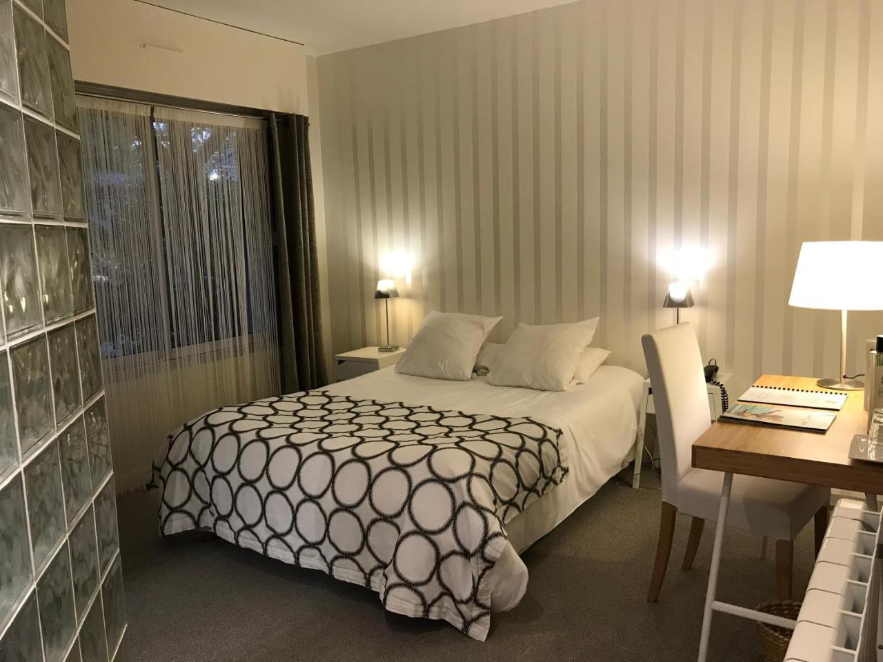 Carnac Lodge Hotel & Spa ปลูอาร์แนล ภายนอก รูปภาพ